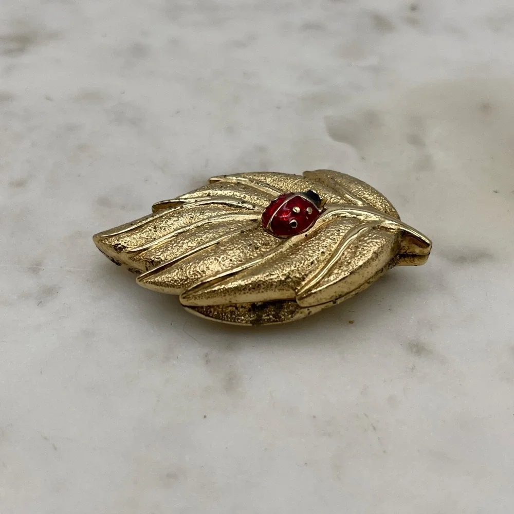 Estee Lauder‎ Pleasures Gold and Red LadyBug Vintage Compact